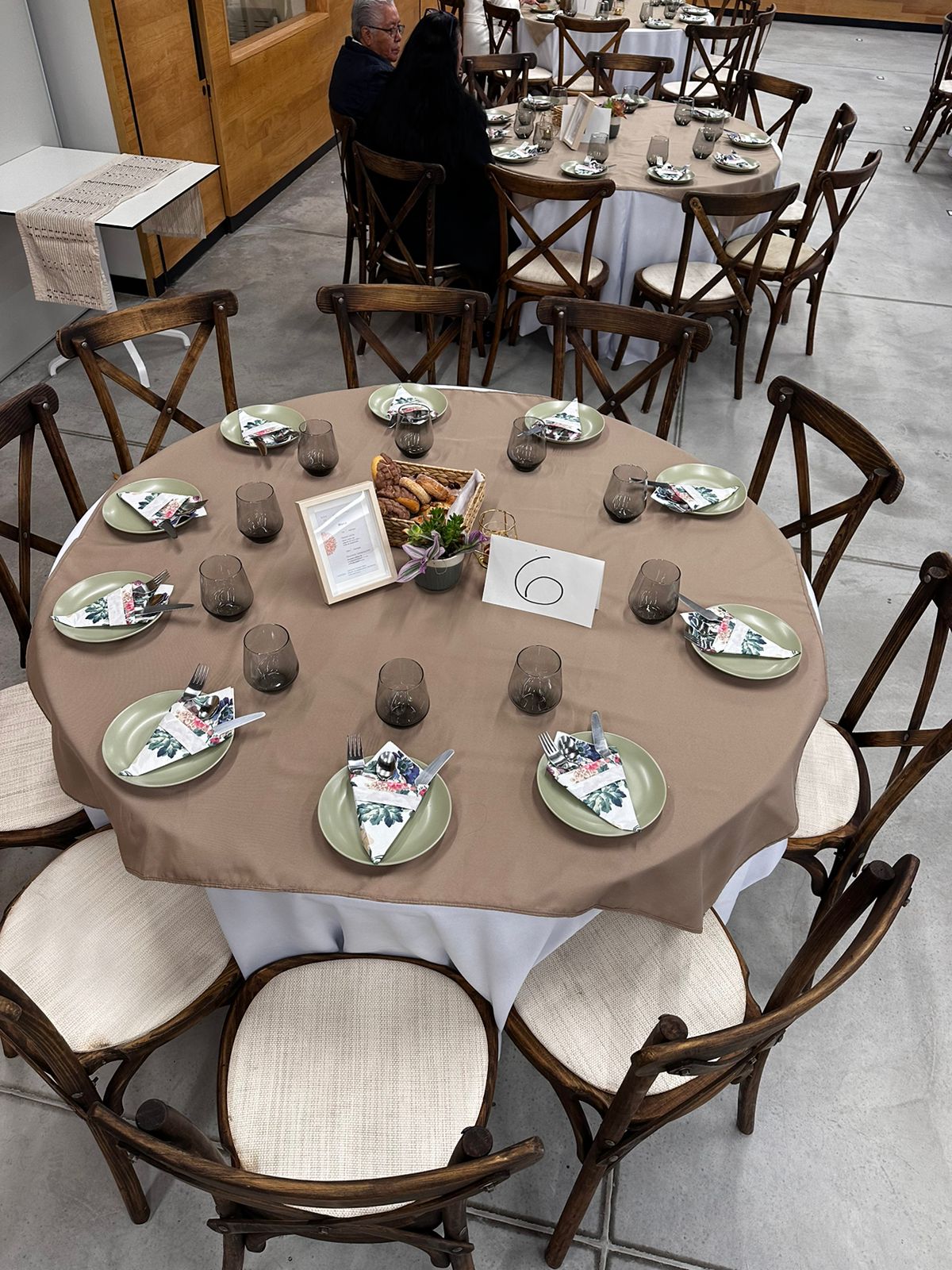Mesa imperial decorada para evento